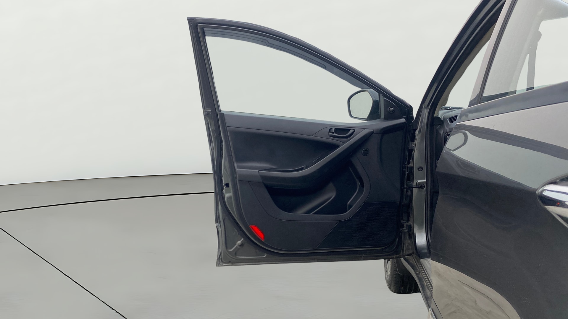View 2024 Tata Nexon Revotron XE Image 31 Used 2024 Tata Nexon Revotron XE Image 31