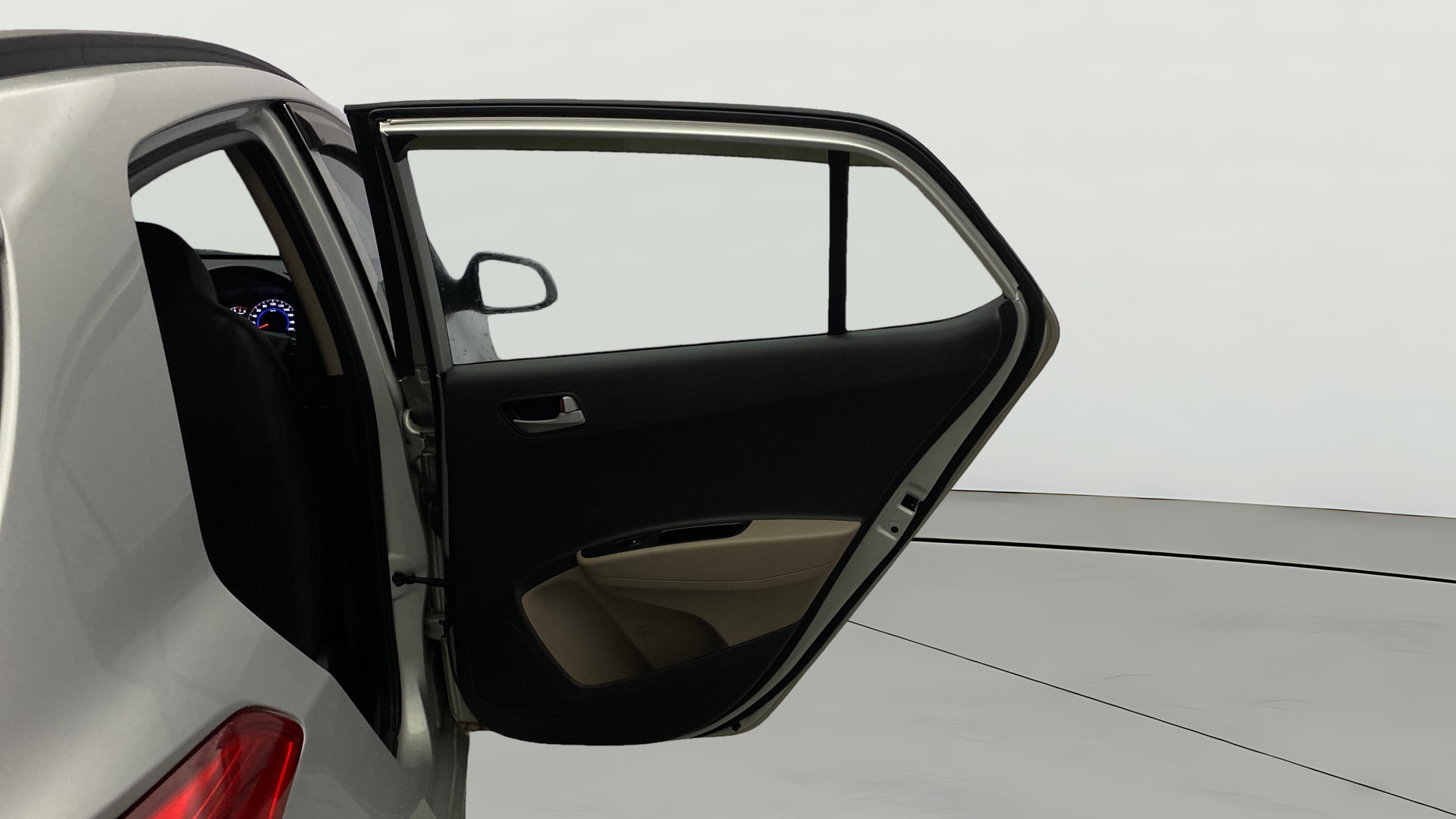 View 2014 Hyundai Grand i10 Asta AT 1.2 Kappa VTVT Image 7 Used 2014 Hyundai Grand i10 Asta AT 1.2 Kappa VTVT Image 7