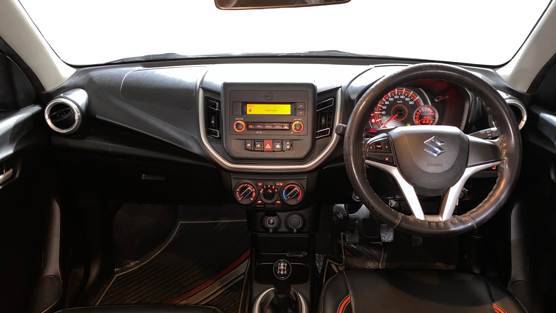 View 2022 Maruti Suzuki 1000 Base Variant Image 15 Used 2022 Maruti Suzuki 1000 Base Variant Image 15