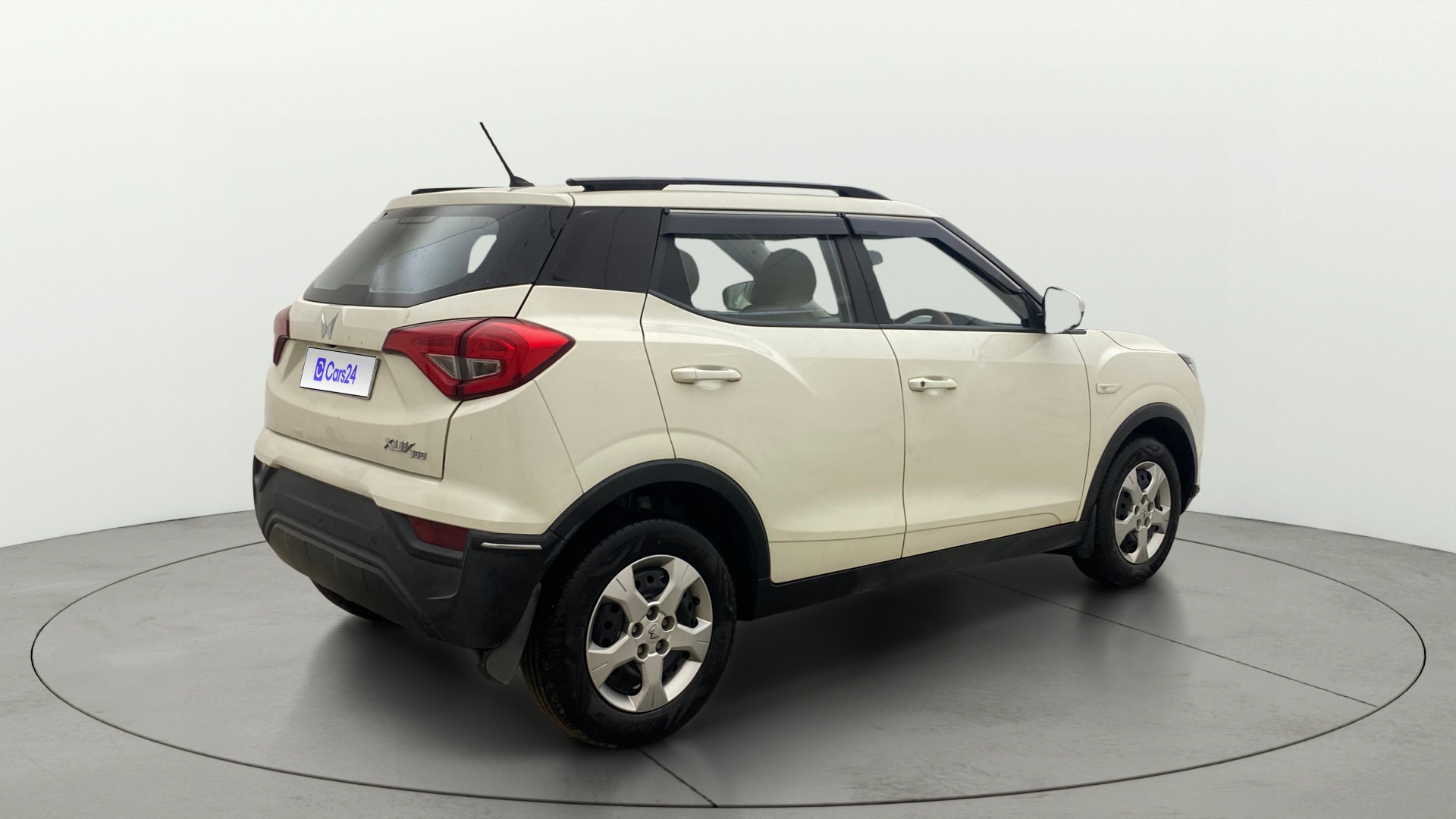 Used 2023 Mahindra XUV300 Used 2023 Mahindra XUV300