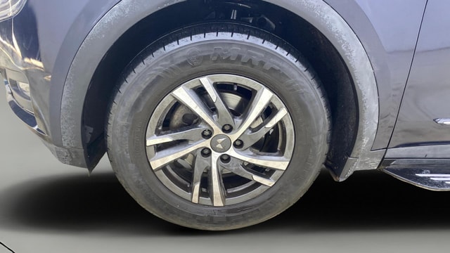 View Mahindra XUV700 Image 29 Used Mahindra XUV700 Image 29