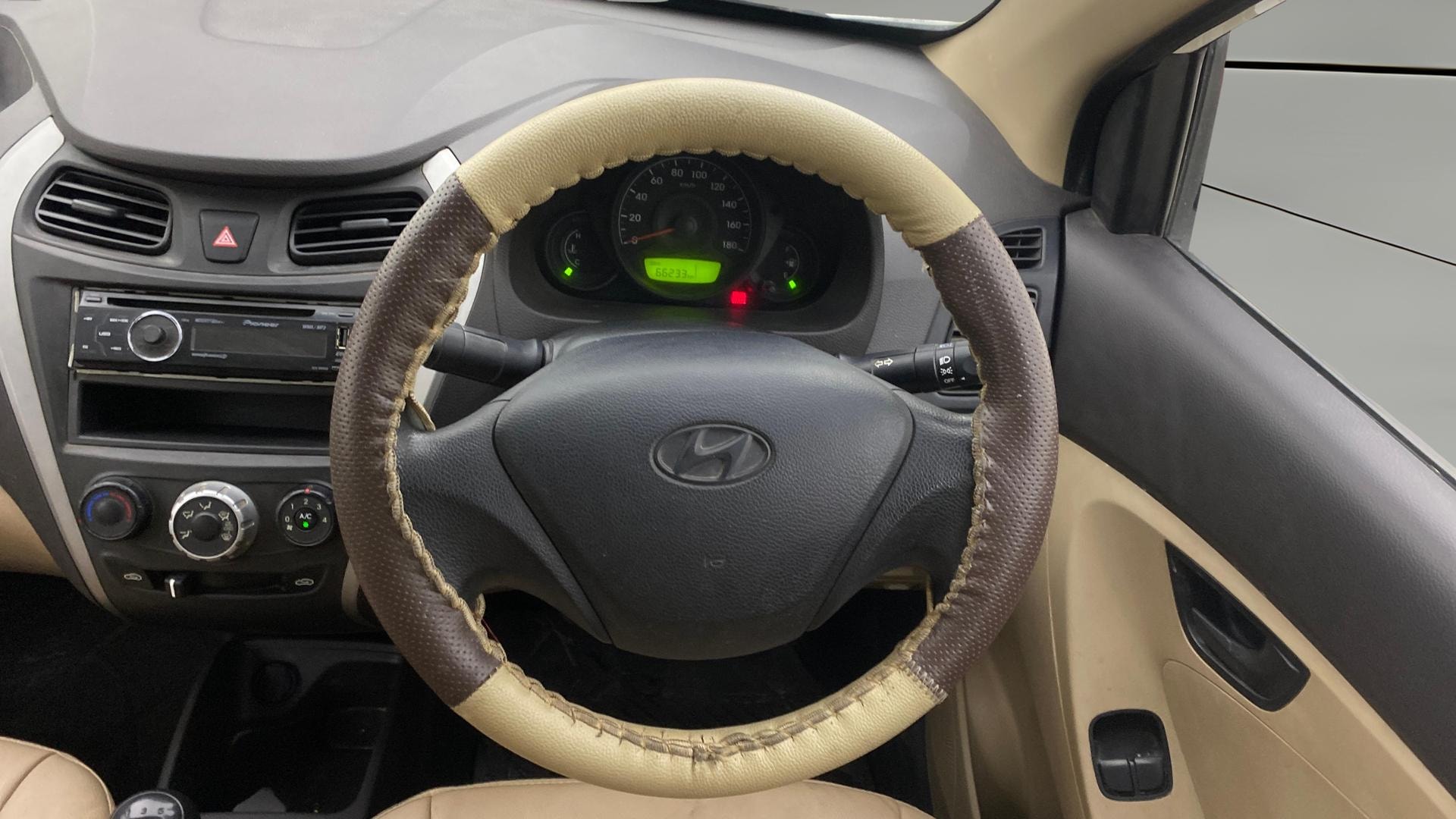 View 2013 Hyundai EON Era Plus Image 20 Used 2013 Hyundai EON Era Plus Image 20