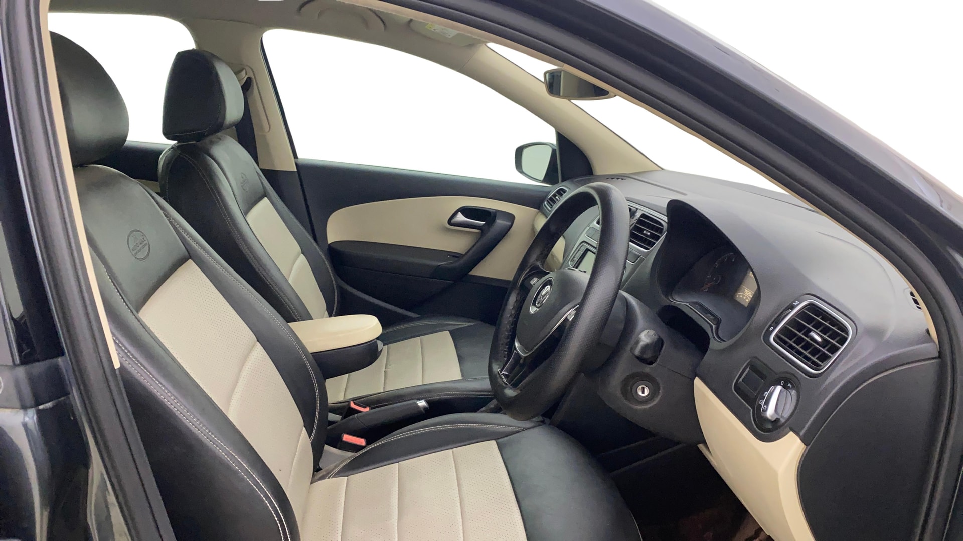 View 2022 Volkswagen Vento 1.2 L TSI Comfortline Petrol AT Image 26 Used 2022 Volkswagen Vento 1.2 L TSI Comfortline Petrol AT Image 26