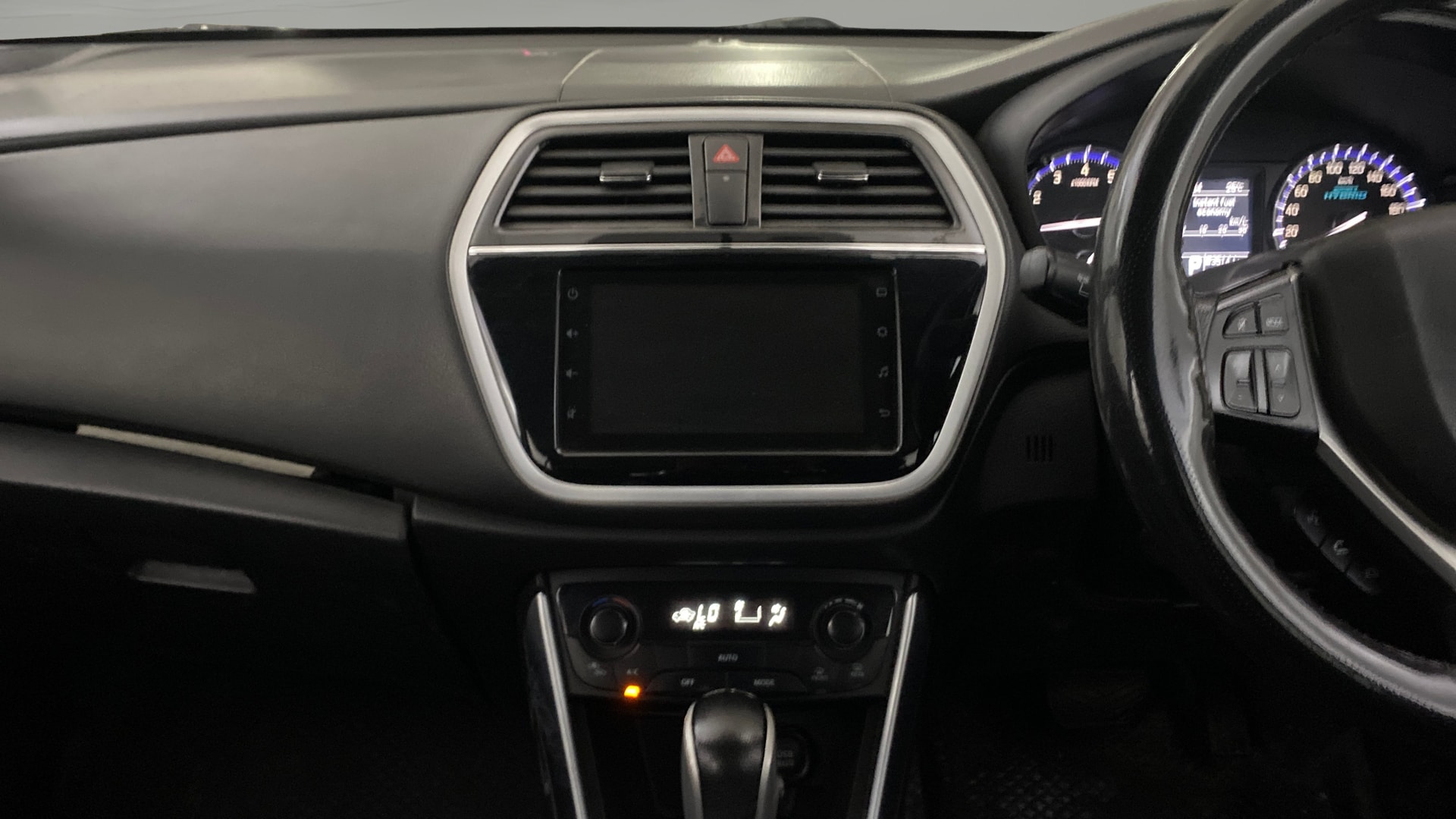 View 2020 Maruti Suzuki 1000 Base Variant Image 18 Used 2020 Maruti Suzuki 1000 Base Variant Image 18