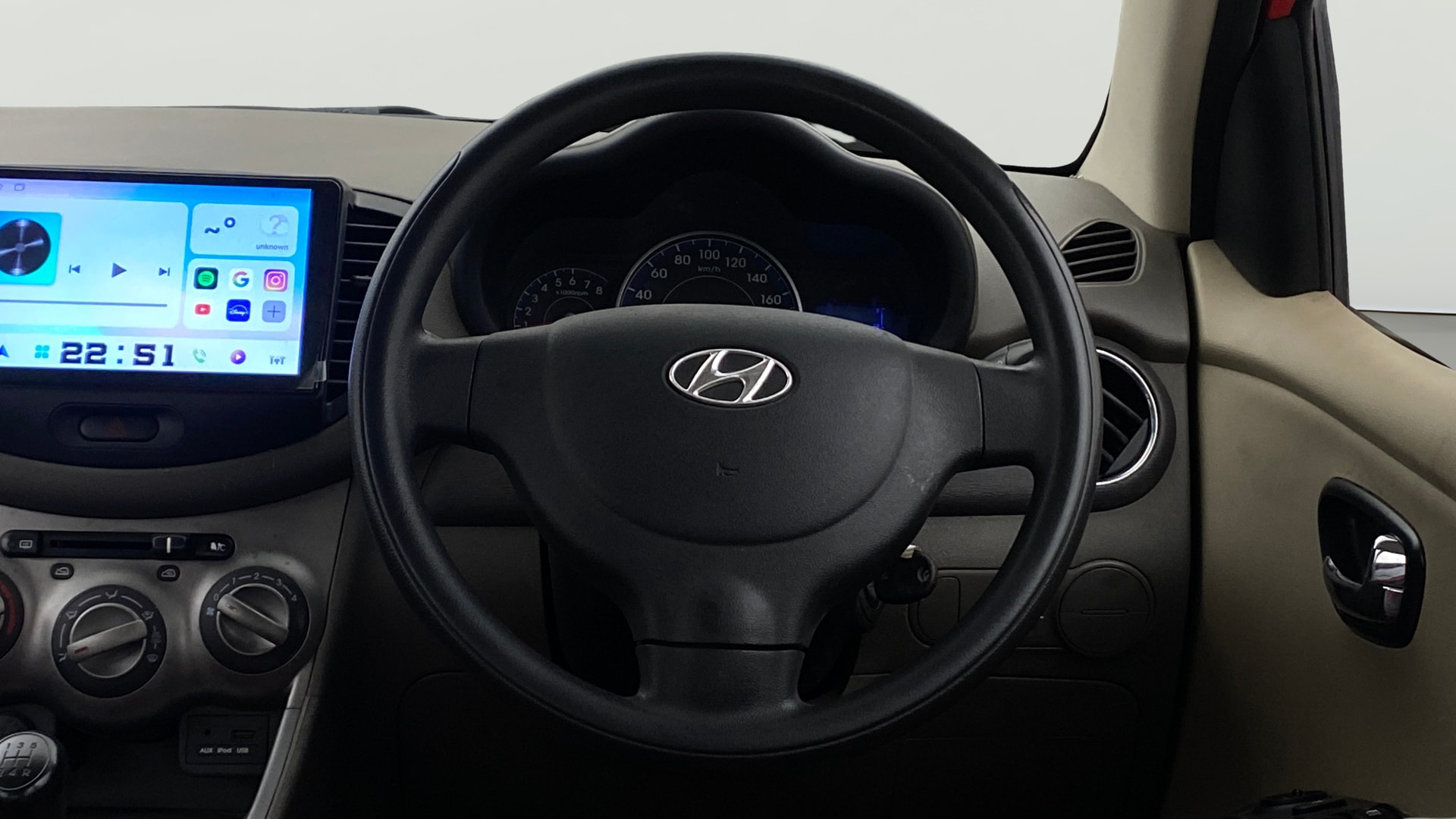 View 2013 Hyundai i10 1.2 Sportz MT Image 20 Used 2013 Hyundai i10 1.2 Sportz MT Image 20
