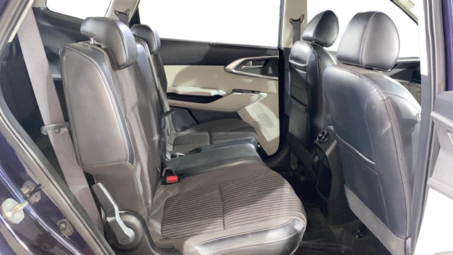 View Kia Carens Image 37 Used Kia Carens Image 37