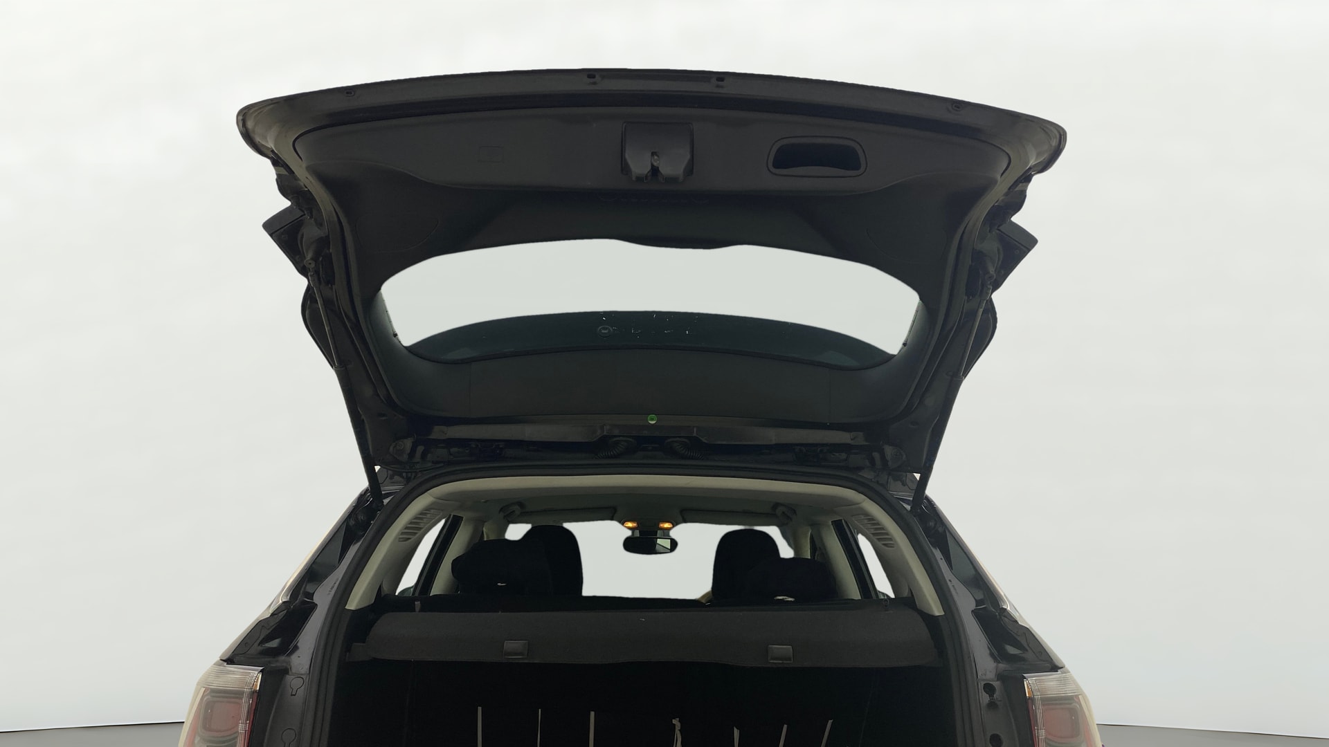 View 2020 Jeep Compass Longitude Plus 2.0 AT Diesel Image 17 Used 2020 Jeep Compass Longitude Plus 2.0 AT Diesel Image 17