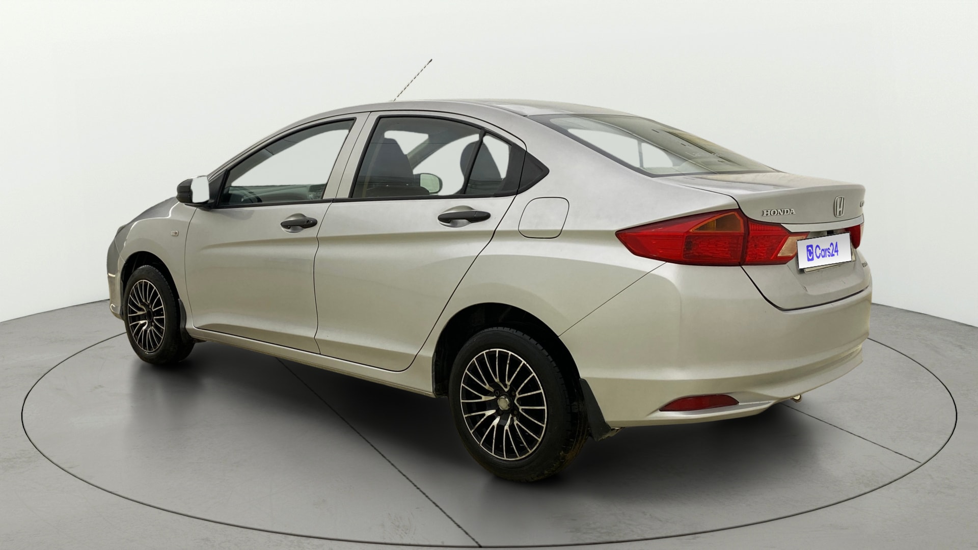 View 2015 Honda City ZX MT Diesel Anniversary Edition Image 2 Used 2015 Honda City ZX MT Diesel Anniversary Edition Image 2