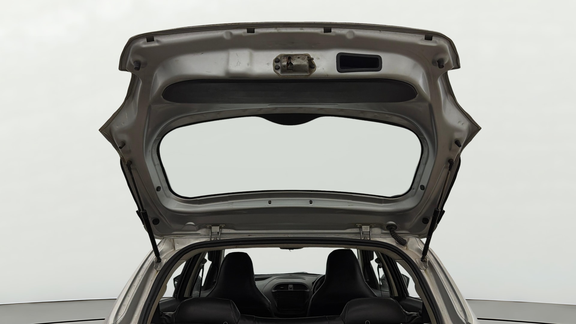 View 2017 Tata Tiago Revotorq XB Image 16 Used 2017 Tata Tiago Revotorq XB Image 16