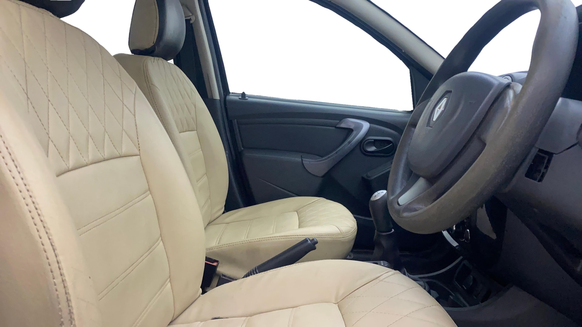 View 2015 Renault Duster Diesel 85PS RXE Image 17 Used 2015 Renault Duster Diesel 85PS RXE Image 17
