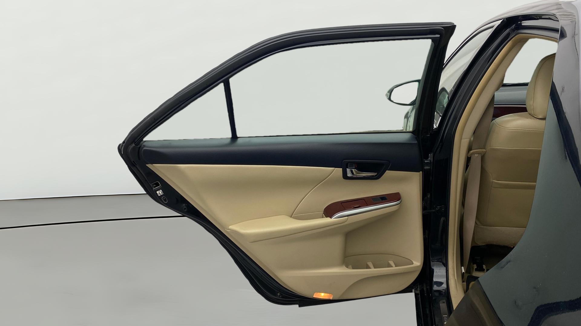 View 2013 Toyota Camry 2.5 AT Image 22 Used 2013 Toyota Camry 2.5 AT Image 22