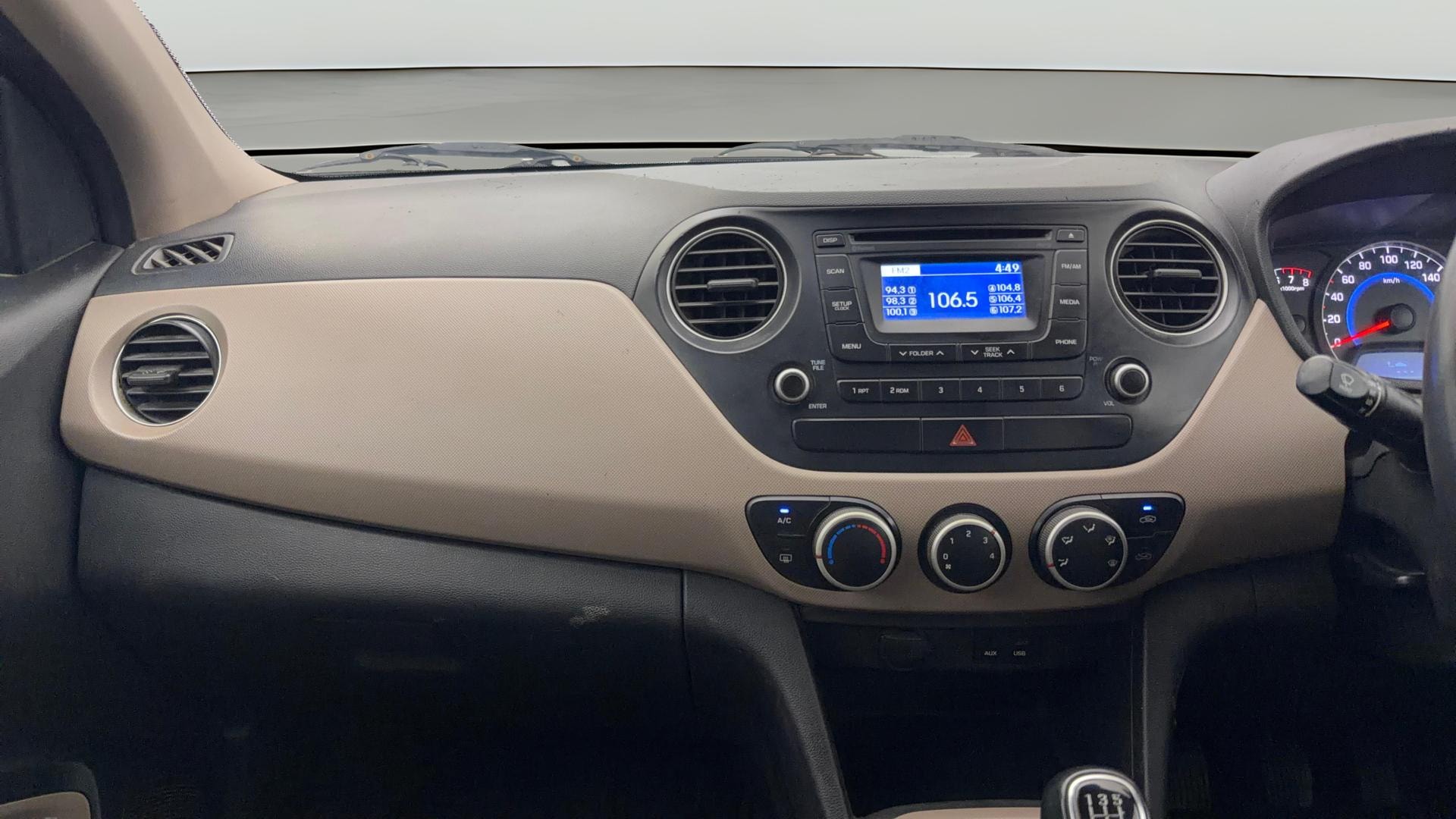 View 2015 Hyundai Grand i10 Sportz 1.2 Kappa Image 17 Used 2015 Hyundai Grand i10 Sportz 1.2 Kappa Image 17