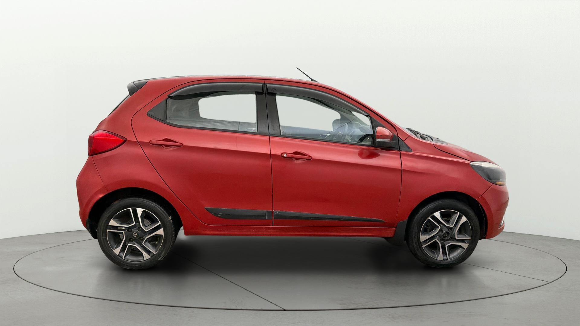 View 2019 Tata Tiago Revotorq XB Image 8 Used 2019 Tata Tiago Revotorq XB Image 8