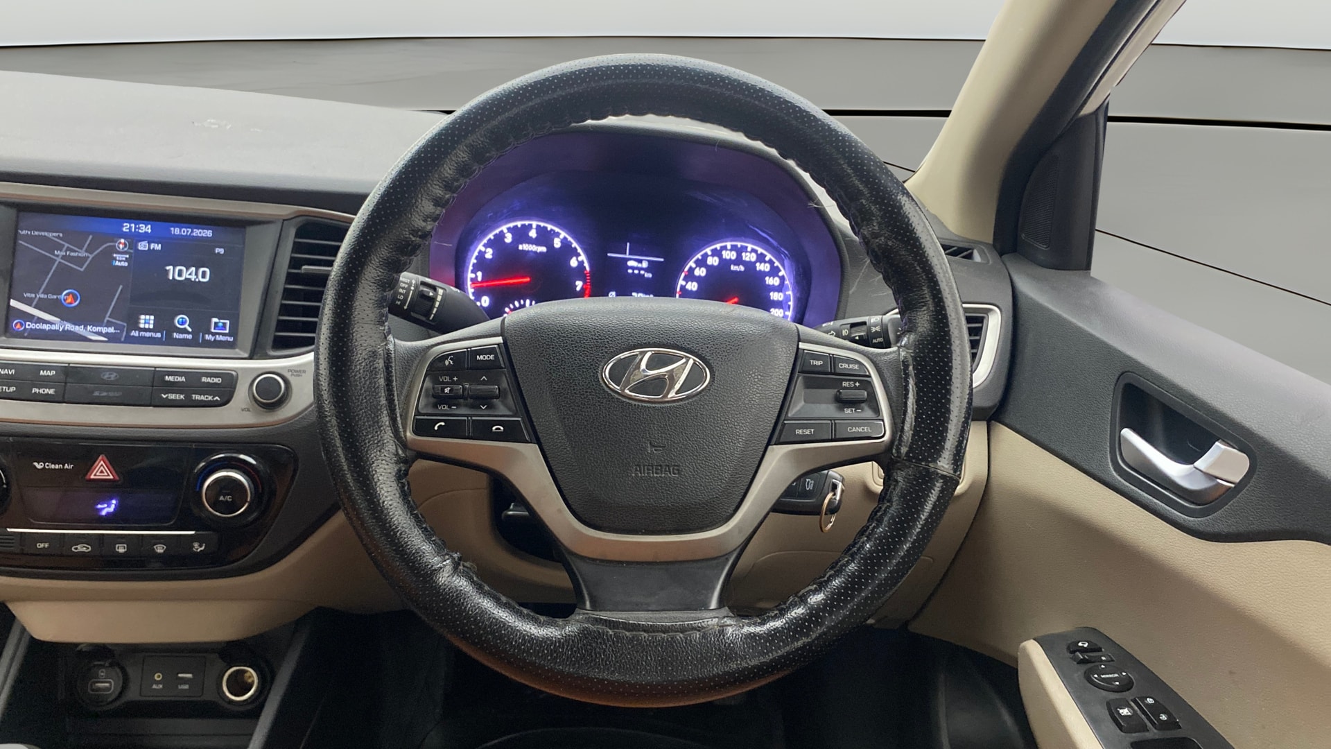 View 2018 Hyundai Verna 1.6 VTVT SX Image 20 Used 2018 Hyundai Verna 1.6 VTVT SX Image 20