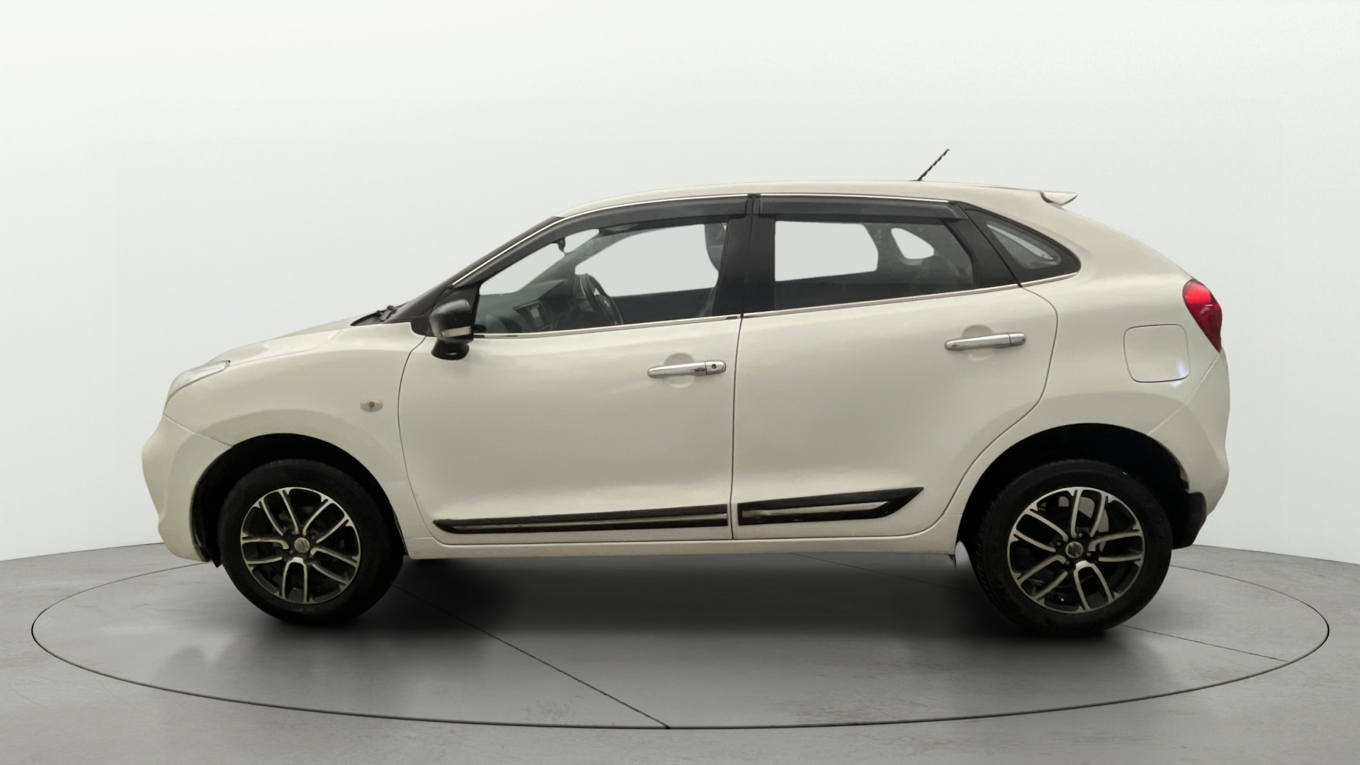 View 2021 Maruti Suzuki 1000 Base Variant Image 5 Used 2021 Maruti Suzuki 1000 Base Variant Image 5