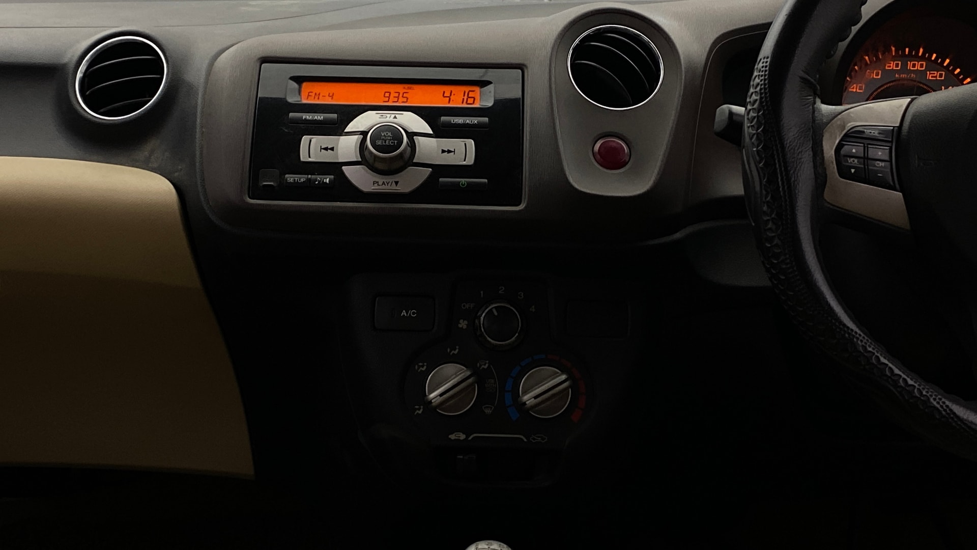 View 2013 Honda Brio S MT Petrol Image 17 Used 2013 Honda Brio S MT Petrol Image 17