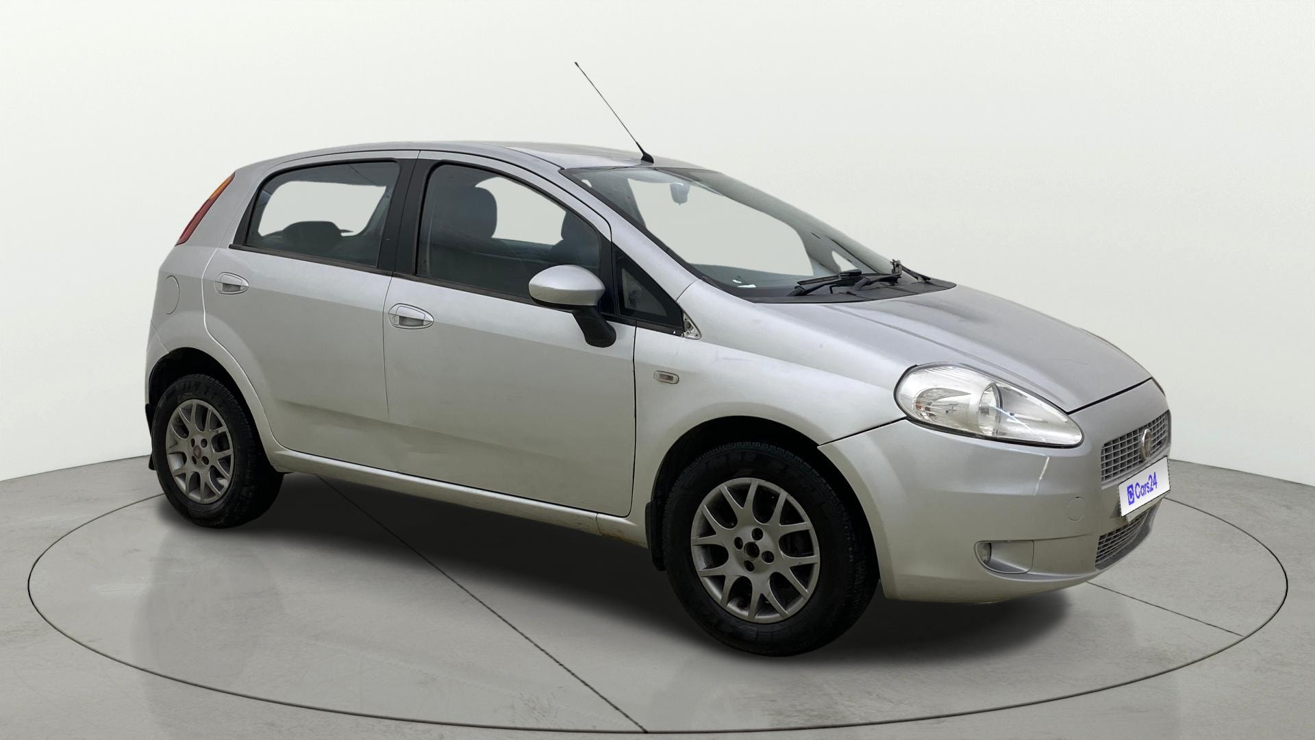 View 2014 Fiat Grande Punto 1.3 Emotion Pack 90 HP Image 13 Used 2014 Fiat Grande Punto 1.3 Emotion Pack 90 HP Image 13