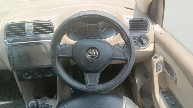 View Skoda Rapid Image 12 Used Skoda Rapid Image 12