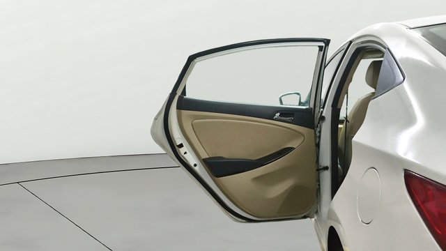 View Hyundai Fluidic Verna Image 22 Used Hyundai Fluidic Verna Image 22