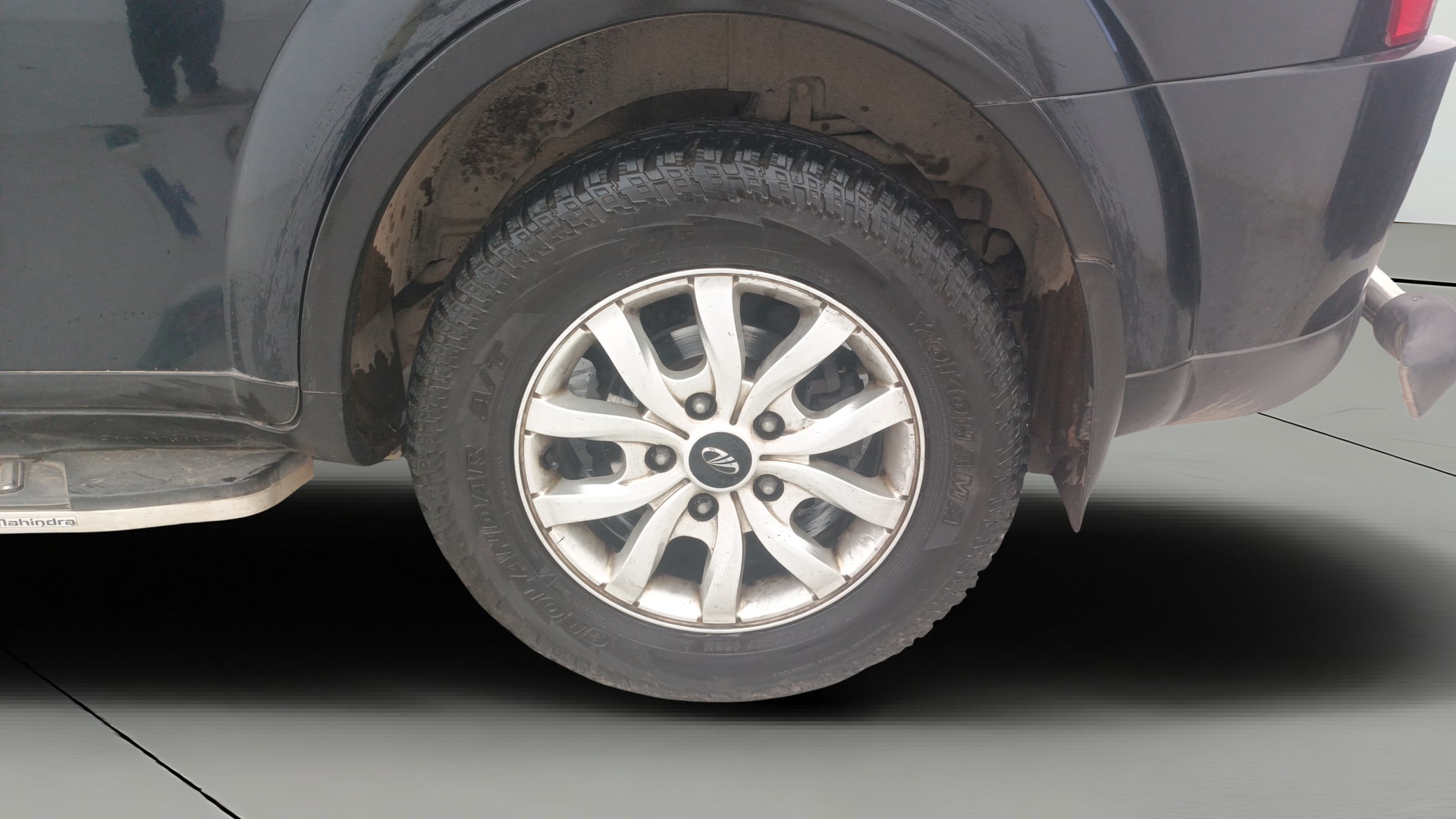 View 2016 Mahindra XUV500 W10 FWD Image 8 Used 2016 Mahindra XUV500 W10 FWD Image 8