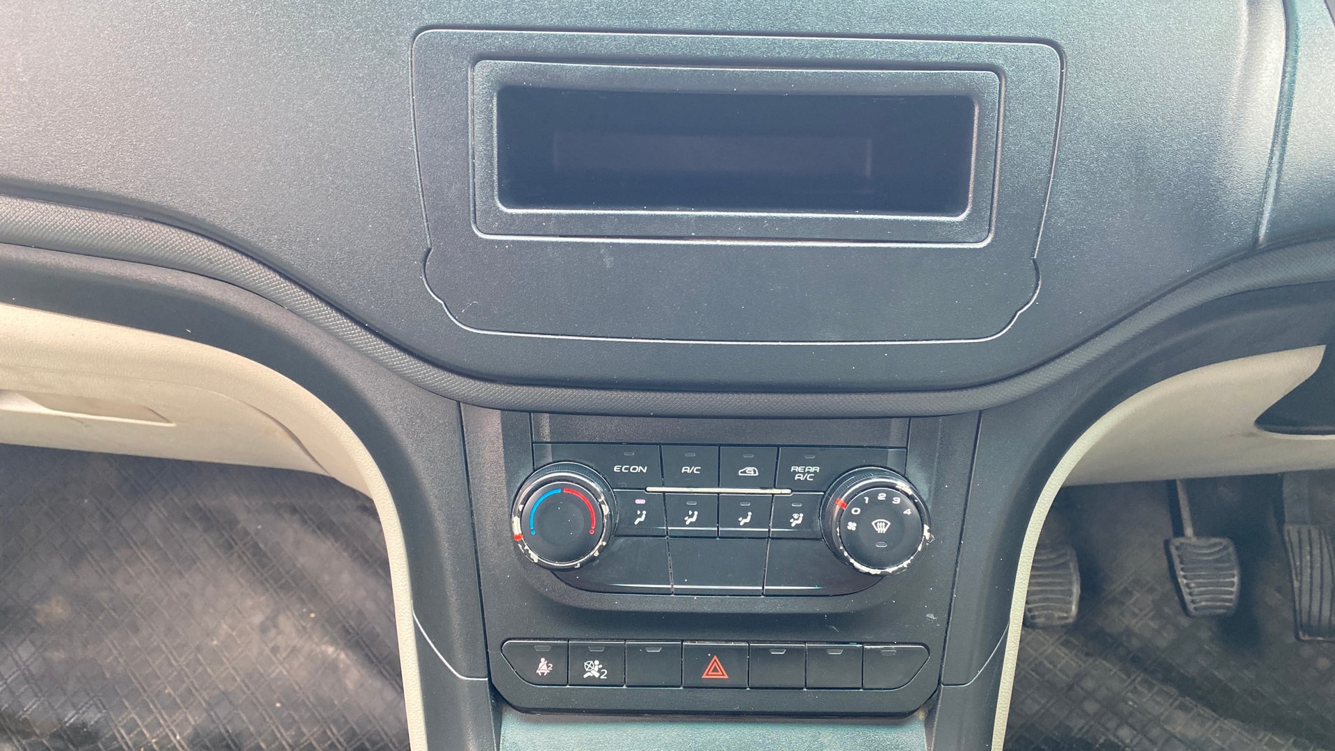 View 2019 Mahindra Marazzo M2 8-Seater Image 18 Used 2019 Mahindra Marazzo M2 8-Seater Image 18