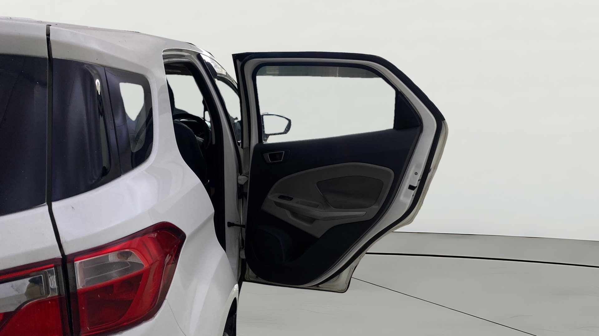 View 2016 Ford EcoSport 1.5 TDCi Diesel Ambiente BS IV Image 7 Used 2016 Ford EcoSport 1.5 TDCi Diesel Ambiente BS IV Image 7