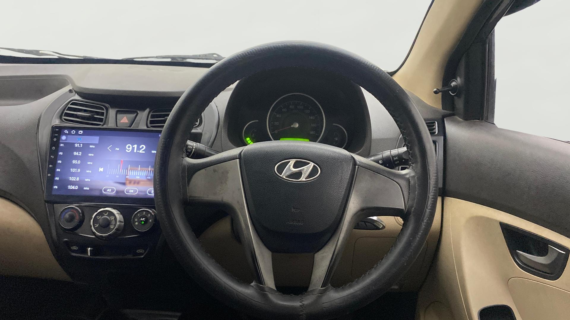View 2015 Hyundai EON Sportz Image 12 Used 2015 Hyundai EON Sportz Image 12