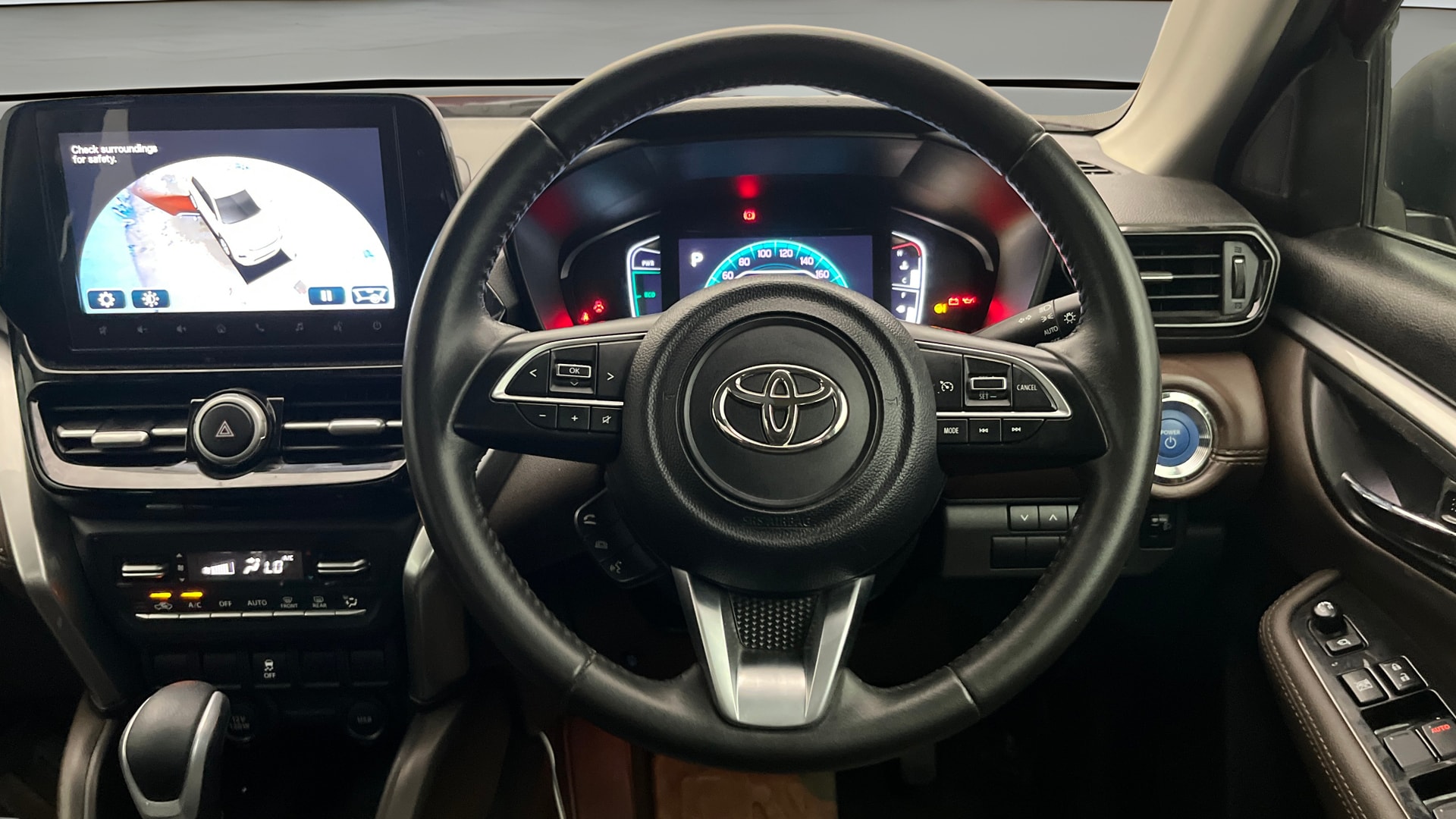 View 2023 Toyota Urban Cruiser Hyryder V e-Drive 2WD HYBRID Image 13 Used 2023 Toyota Urban Cruiser Hyryder V e-Drive 2WD HYBRID Image 13