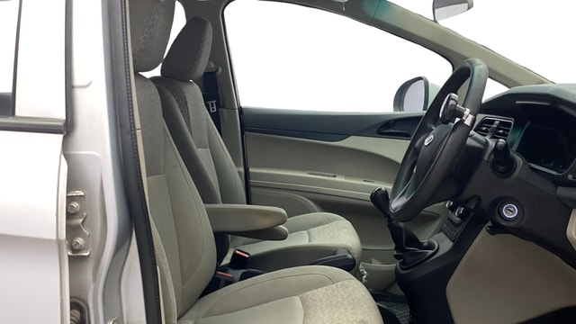 View Mahindra Marazzo Image 27 Used Mahindra Marazzo Image 27