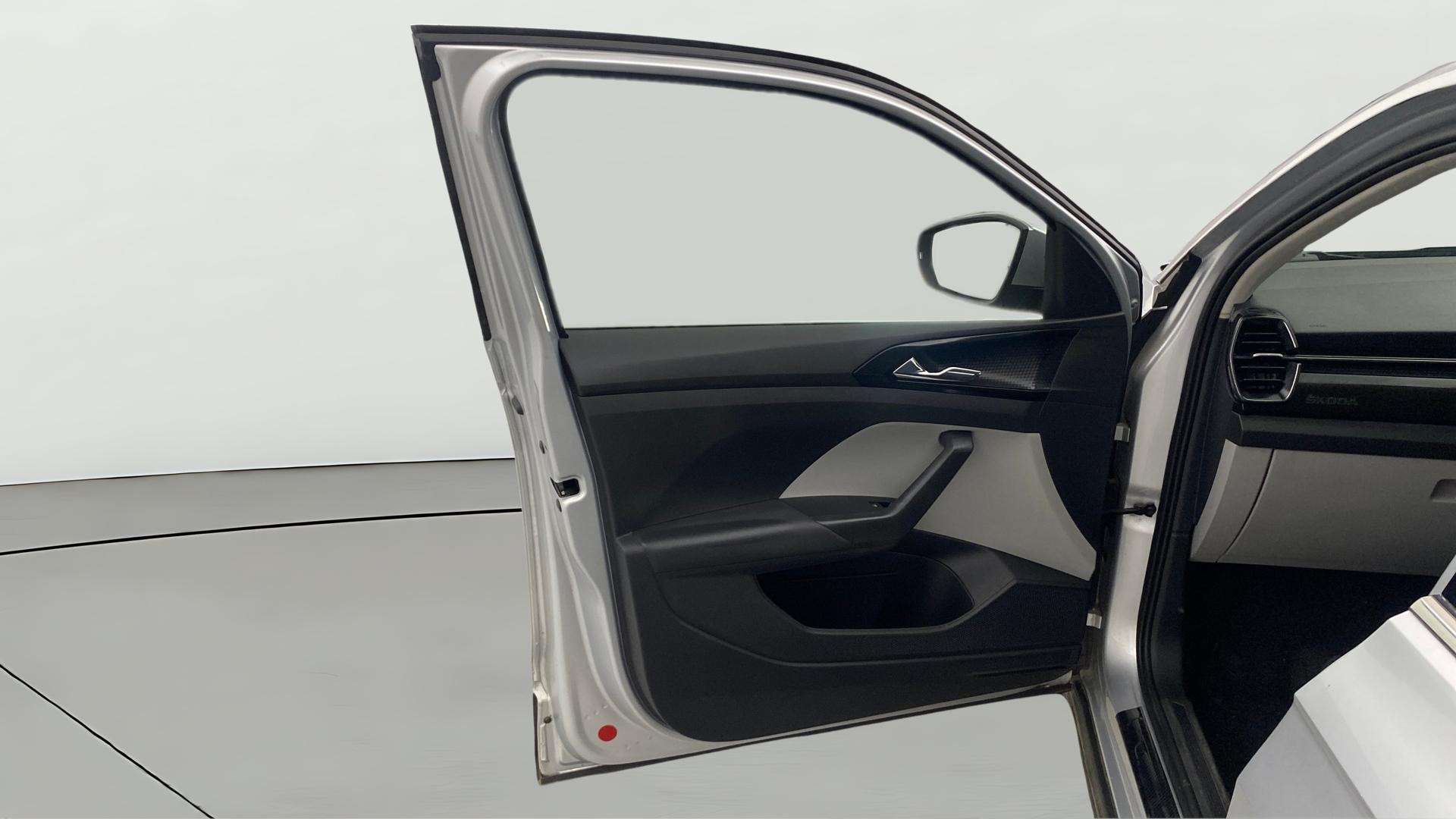 View 2021 Skoda Kushaq Style 1.0 TSI MT Image 33 Used 2021 Skoda Kushaq Style 1.0 TSI MT Image 33