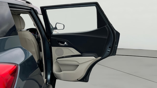 View Mahindra XUV300 Image 8 Used Mahindra XUV300 Image 8