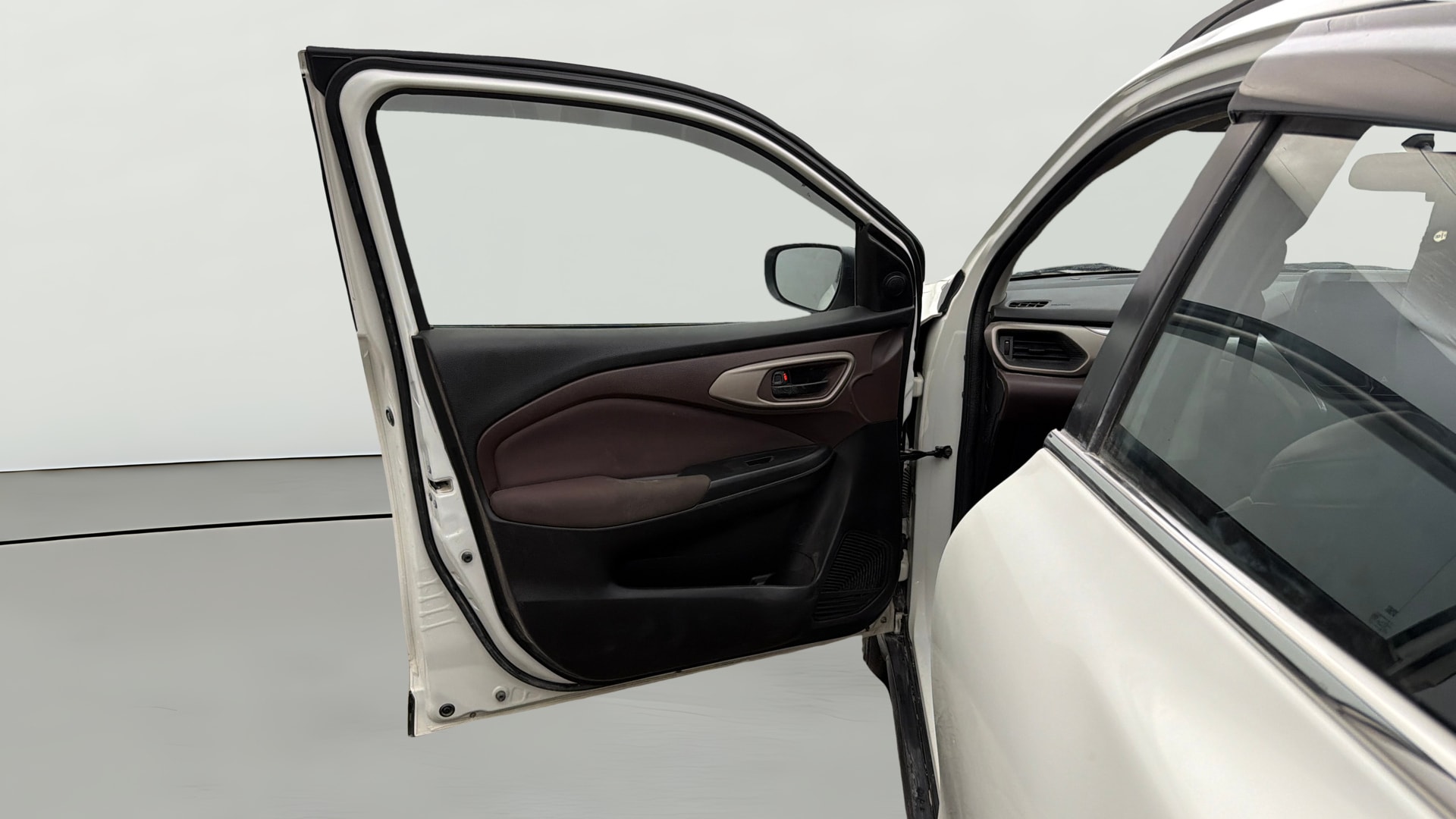 View 2025 Maruti Suzuki 1000 Base Variant Image 31 Used 2025 Maruti Suzuki 1000 Base Variant Image 31