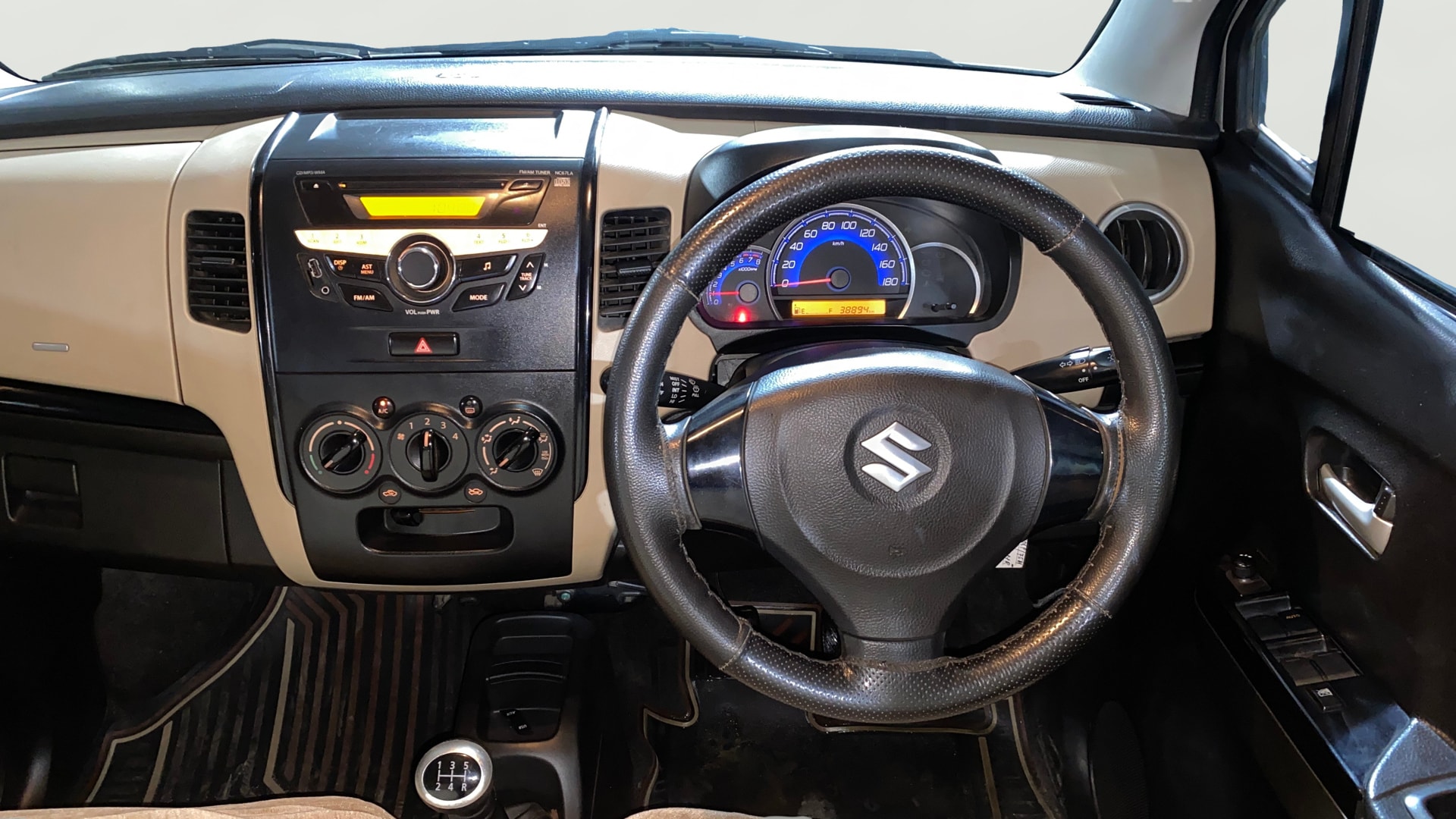 View 2018 Maruti Suzuki 1000 Base Variant Image 20 Used 2018 Maruti Suzuki 1000 Base Variant Image 20