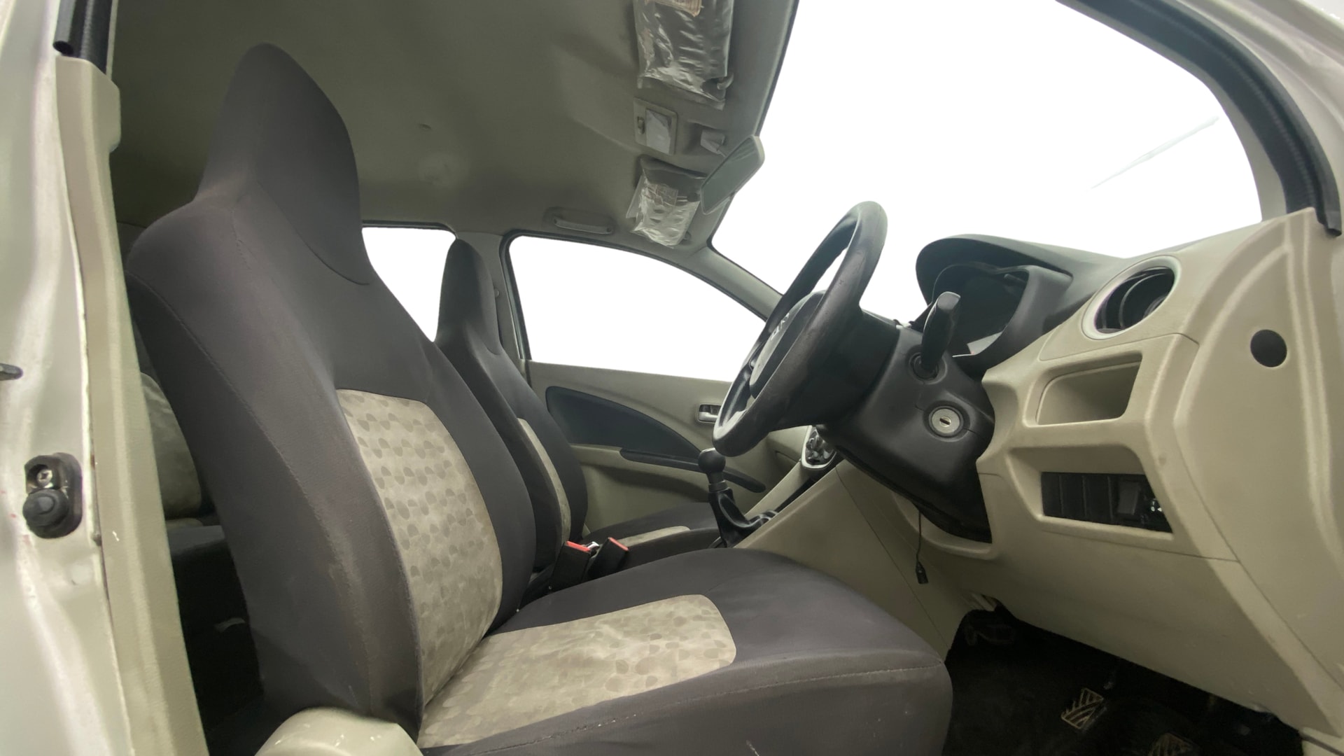 View 2015 Maruti Suzuki 1000 Base Variant Image 25 Used 2015 Maruti Suzuki 1000 Base Variant Image 25