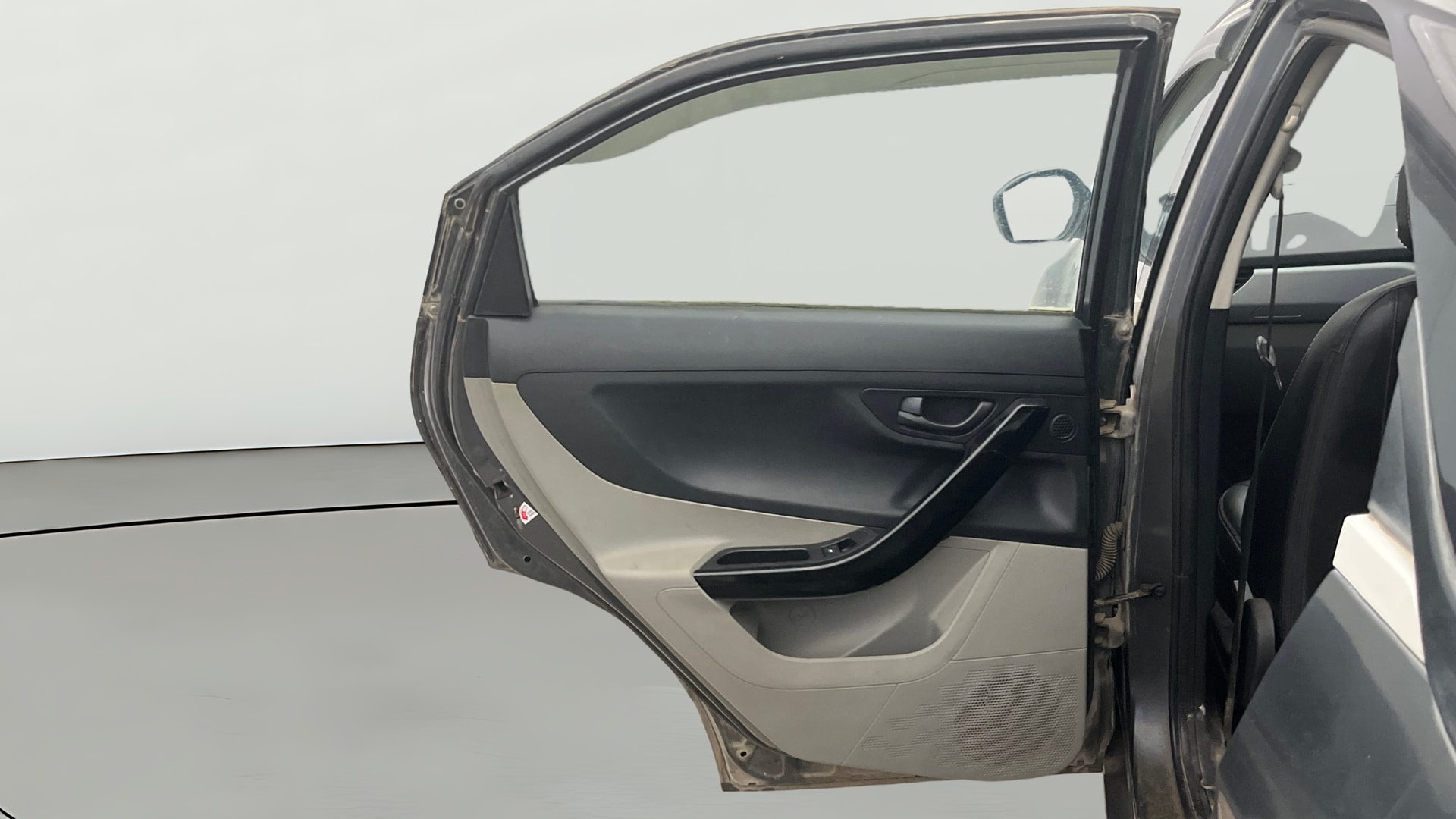 View 2019 Tata Nexon Revotron XM Image 22 Used 2019 Tata Nexon Revotron XM Image 22