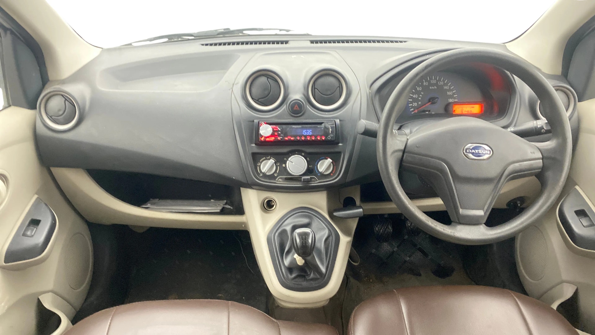 View 2016 Datsun Go T Image 15 Used 2016 Datsun Go T Image 15