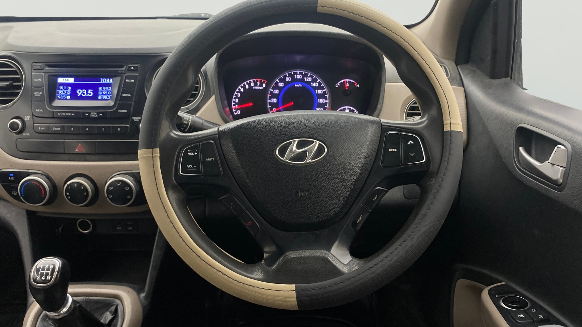 View 2016 Hyundai Grand i10 Sportz 1.2 Kappa Image 20 Used 2016 Hyundai Grand i10 Sportz 1.2 Kappa Image 20