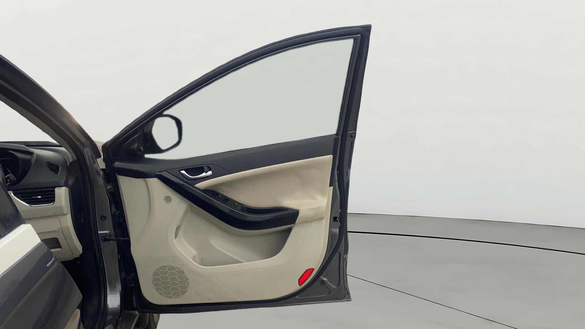 View 2020 Tata Nexon Revotron XE Image 48 Used 2020 Tata Nexon Revotron XE Image 48