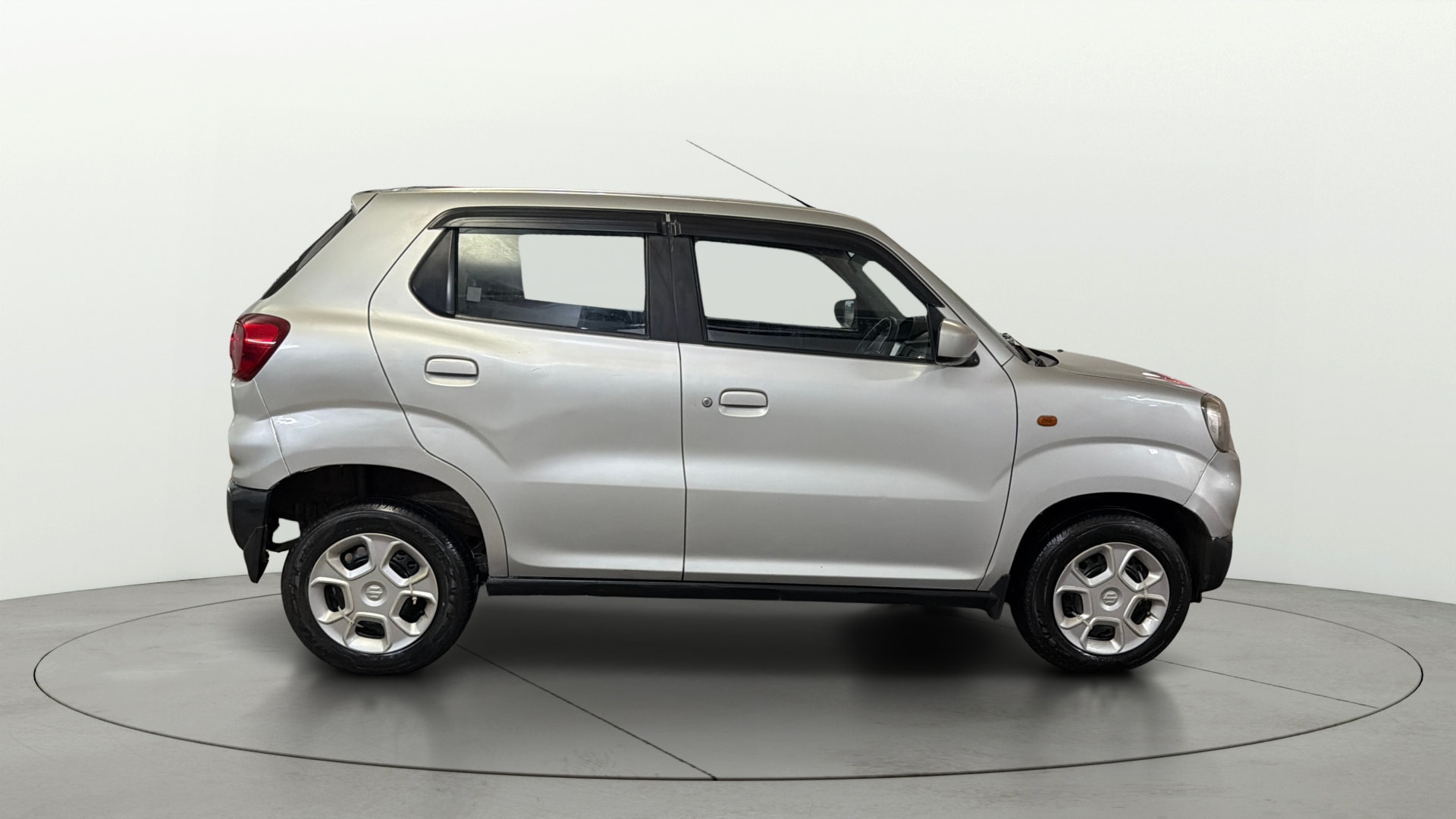 View 2019 Maruti Suzuki 1000 Base Variant Image 8 Used 2019 Maruti Suzuki 1000 Base Variant Image 8