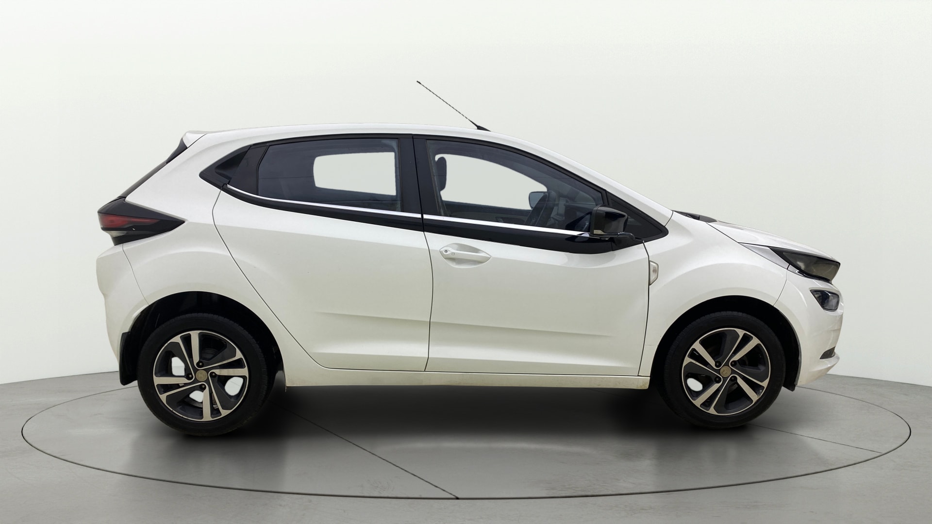 View 2022 Tata Altroz XZ Petrol Image 28 Used 2022 Tata Altroz XZ Petrol Image 28
