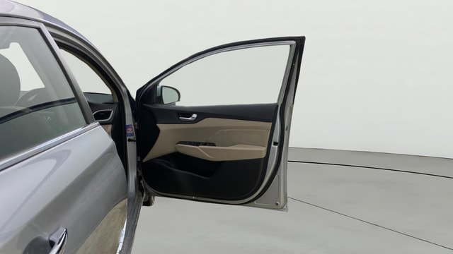 View Hyundai Verna Image 47 Used Hyundai Verna Image 47