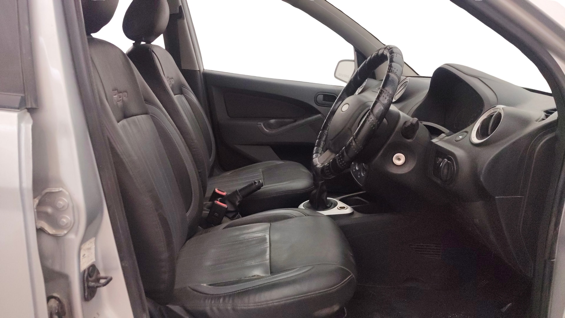 View 2013 Ford Figo 1.2P Ambiente MT BS IV Image 25 Used 2013 Ford Figo 1.2P Ambiente MT BS IV Image 25