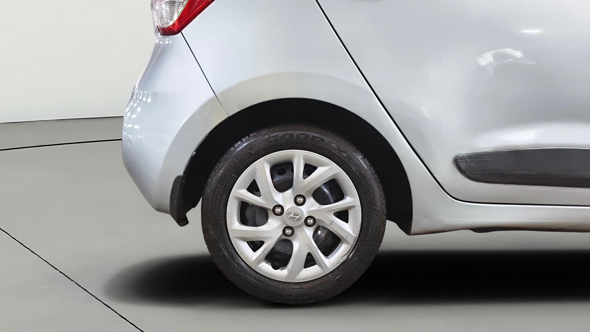View 2019 Hyundai Grand i10 Sportz 1.2 Kappa Image 25 Used 2019 Hyundai Grand i10 Sportz 1.2 Kappa Image 25