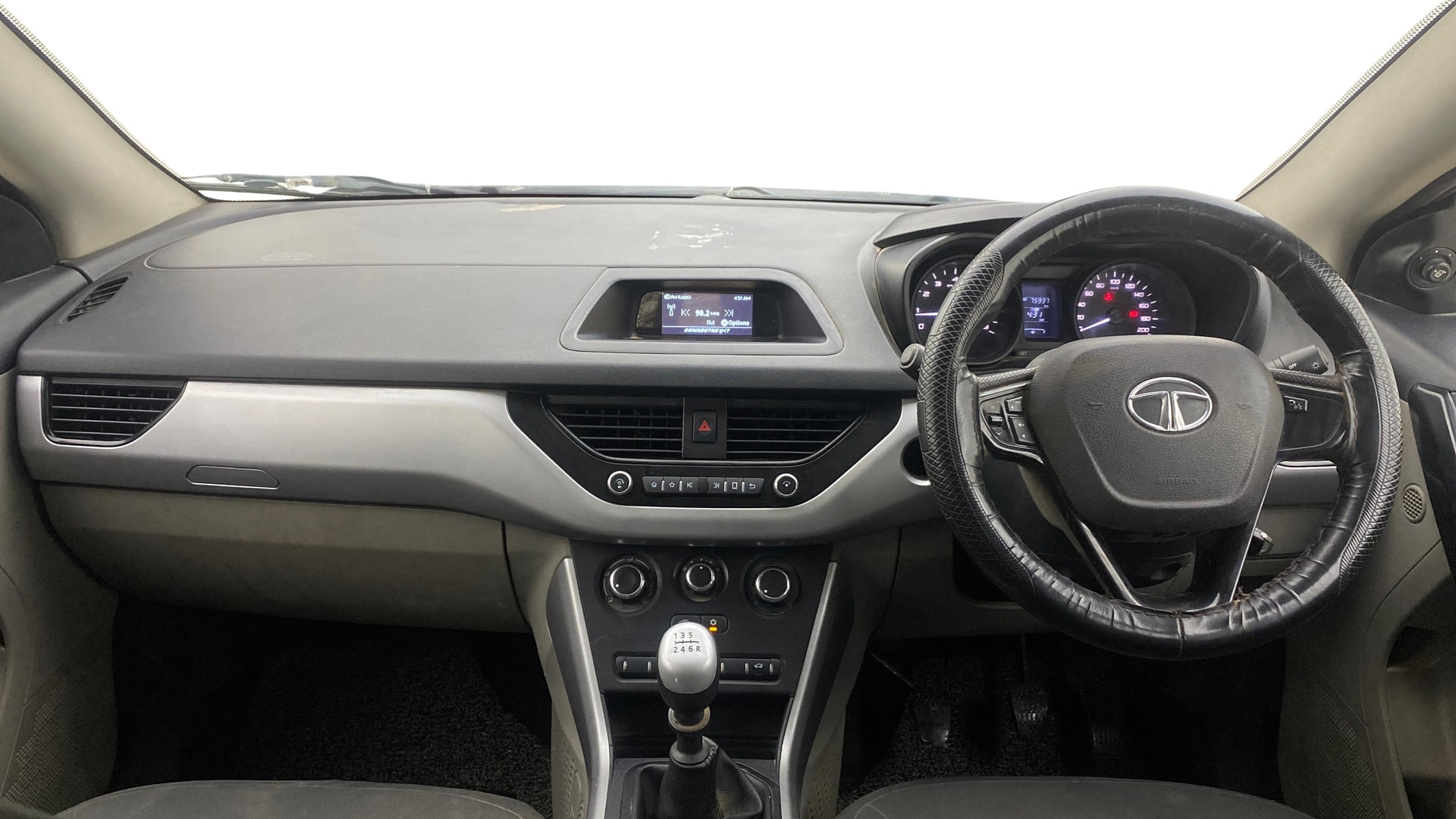 View 2018 Tata Nexon Revotorq XM Image 15 Used 2018 Tata Nexon Revotorq XM Image 15