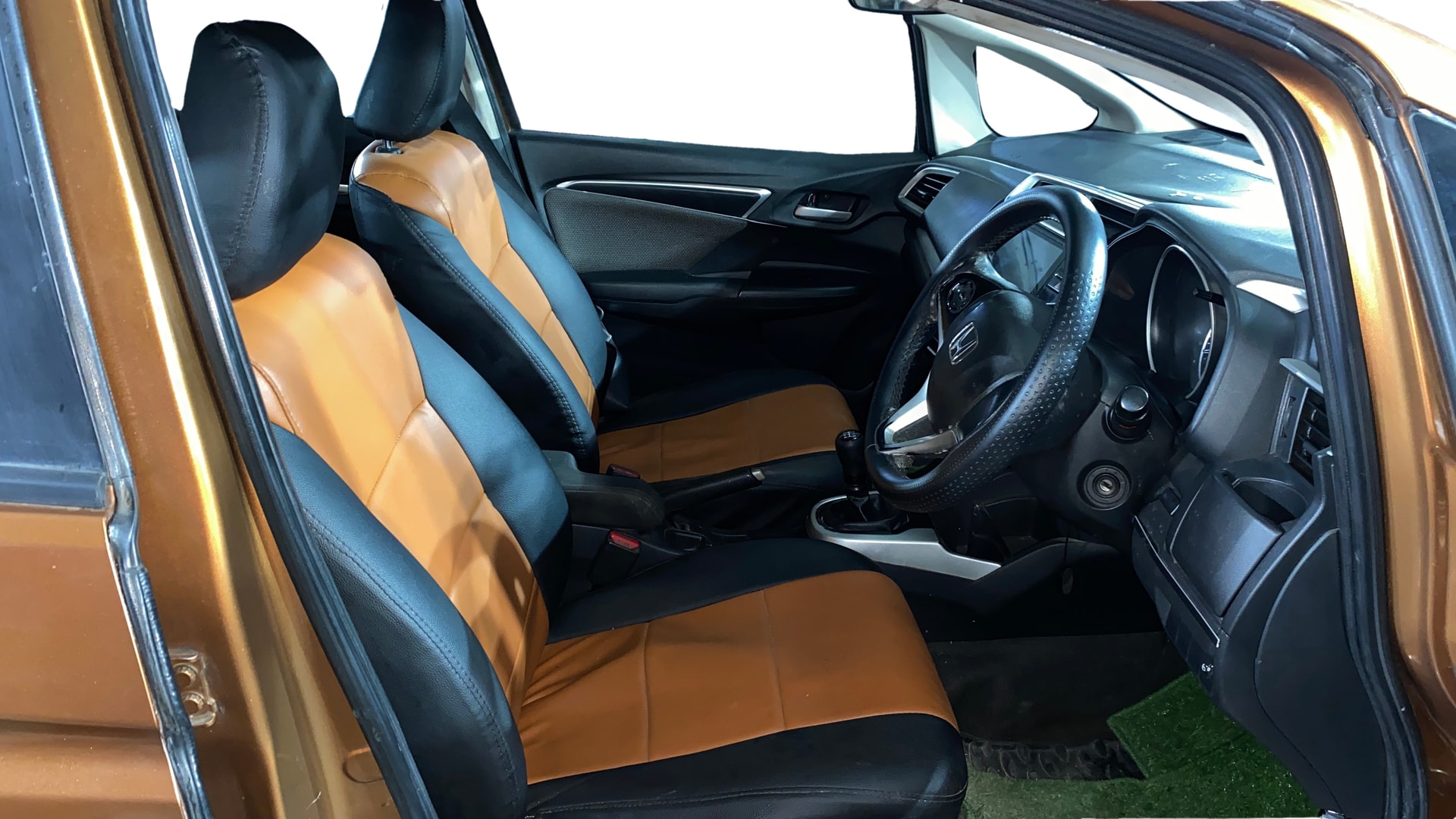 View 2017 Honda WR-V S MT Diesel Edge Edition Image 17 Used 2017 Honda WR-V S MT Diesel Edge Edition Image 17