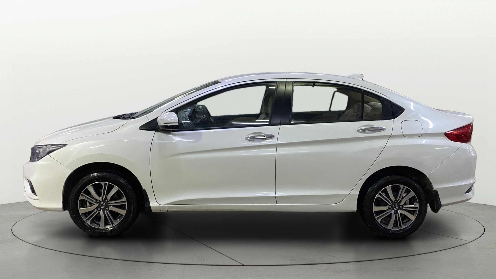 View 2022 Honda City ZX MT Diesel Anniversary Edition Image 28 Used 2022 Honda City ZX MT Diesel Anniversary Edition Image 28