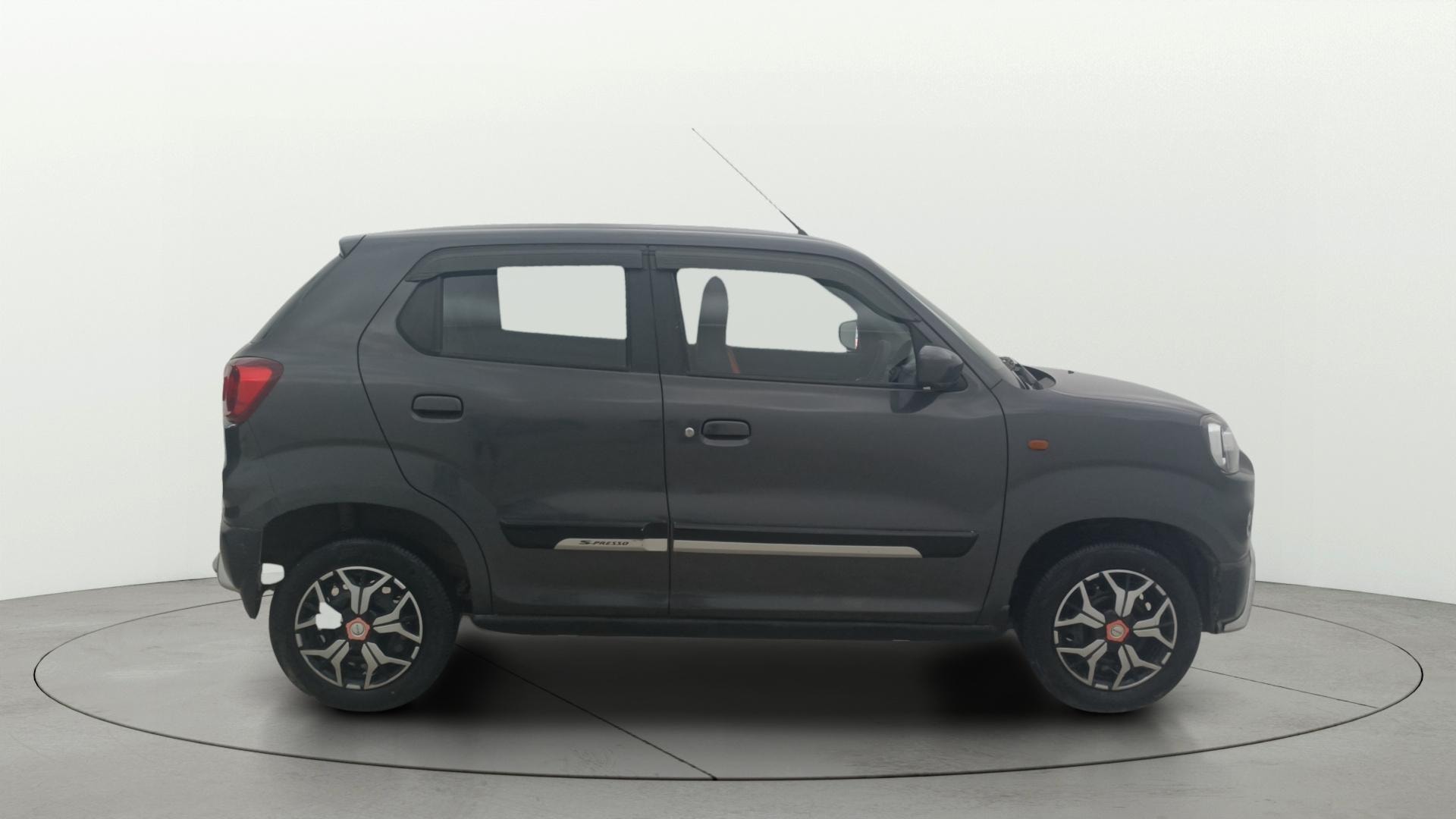 View 2022 Maruti Suzuki 1000 Base Variant Image 8 Used 2022 Maruti Suzuki 1000 Base Variant Image 8