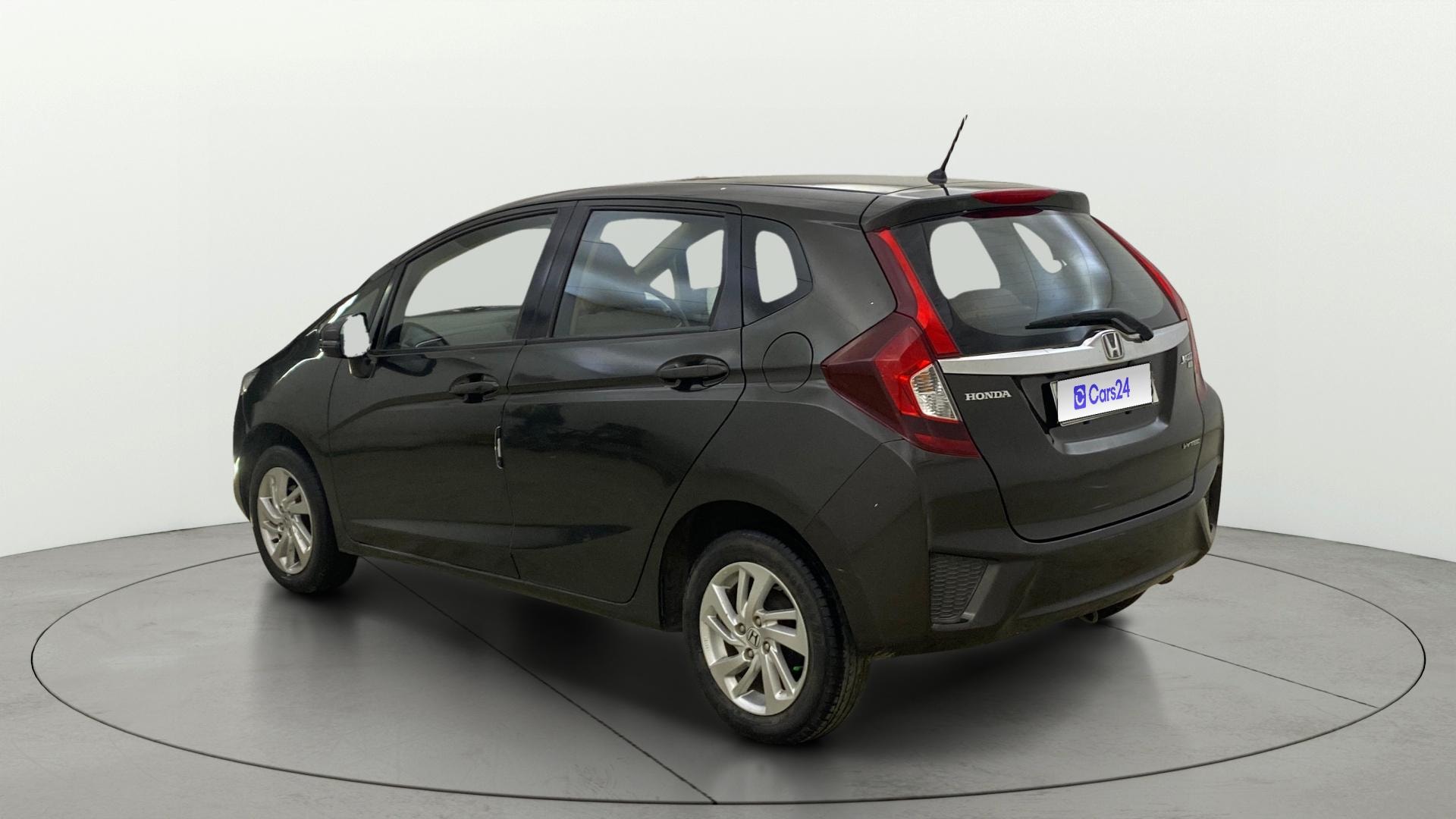 View 2017 Honda Jazz E MT Diesel Image 2 Used 2017 Honda Jazz E MT Diesel Image 2
