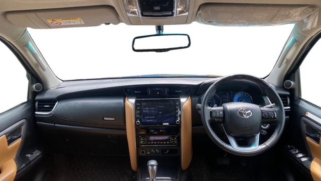 View Toyota Fortuner Image 17 Used Toyota Fortuner Image 17