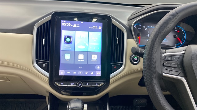 View MG Hector Image 33 Used MG Hector Image 33